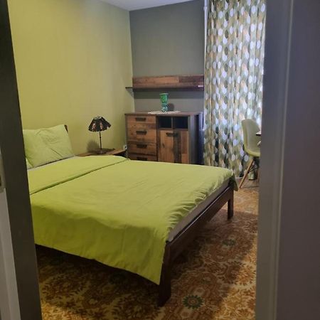 Comfort Iris Apart Kischinau Exterior foto