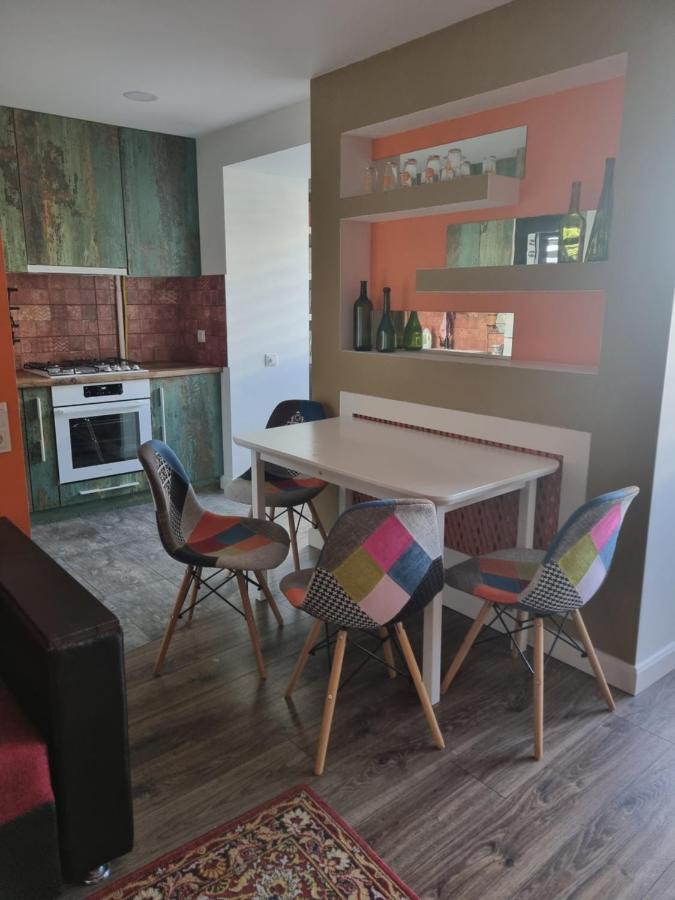 Comfort Iris Apart Kischinau Exterior foto