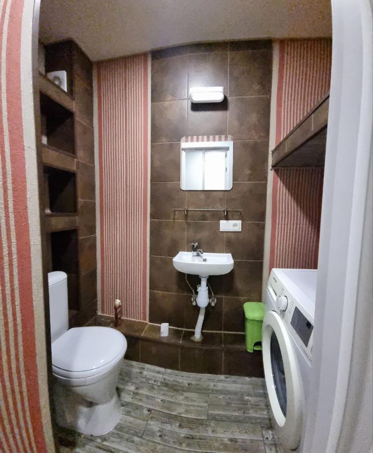 Comfort Iris Apart Kischinau Exterior foto